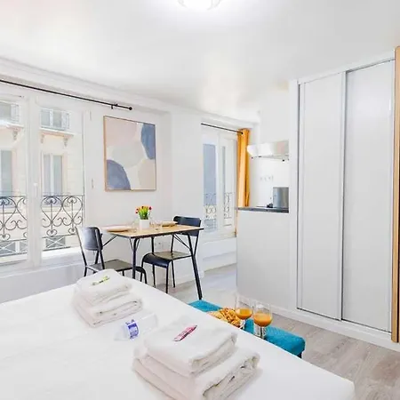 Cozy Studio St Michel Luxembourg * Paříž